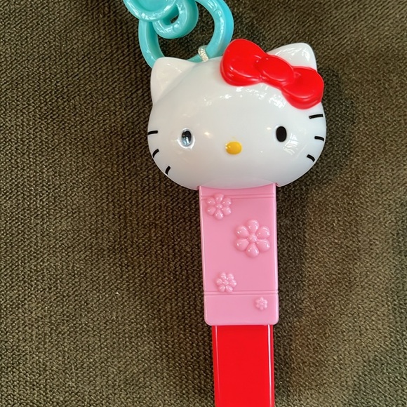 Hello Kitty Key Ring - Picture 1 of 5